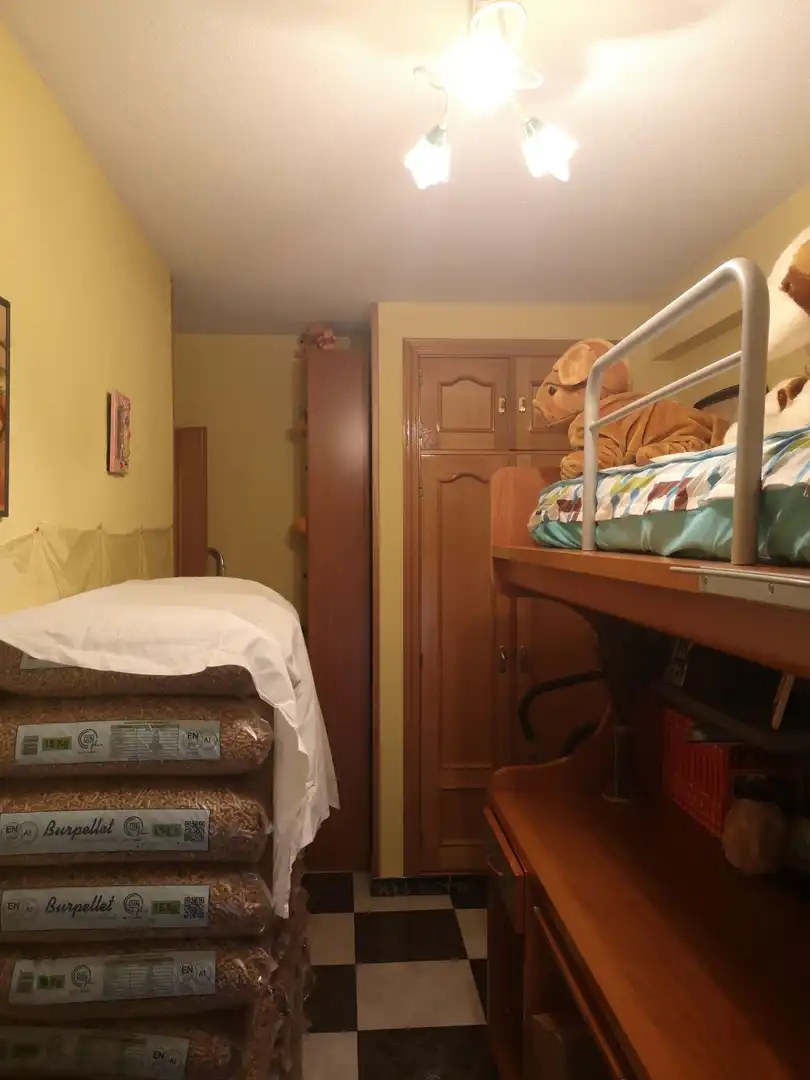 Habitación de Piso en venta en Mondéjar con Aire acondicionado y Calefacción