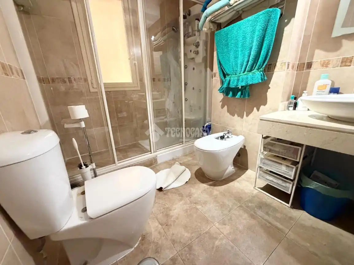 Bathroom of Flat for sale in Valdemoro