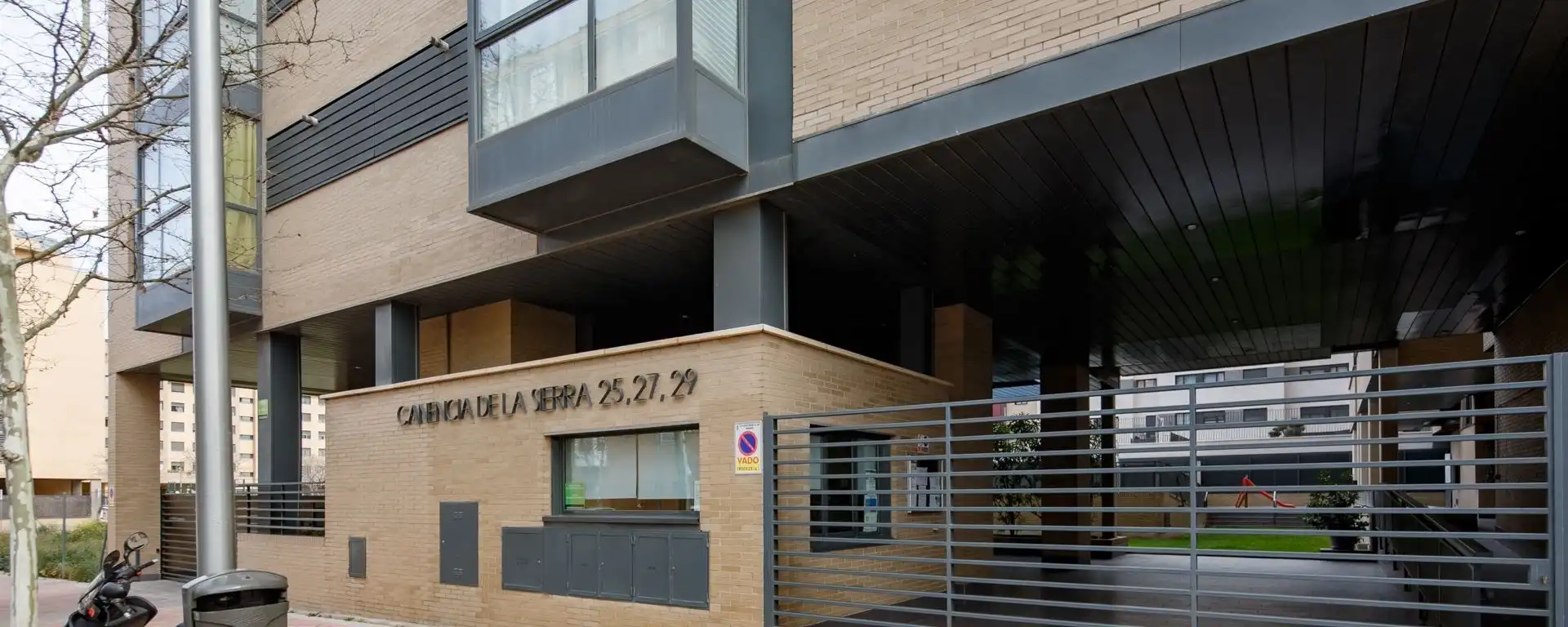 Vista exterior de Piso en venta en  Madrid Capital con Terraza y Trastero