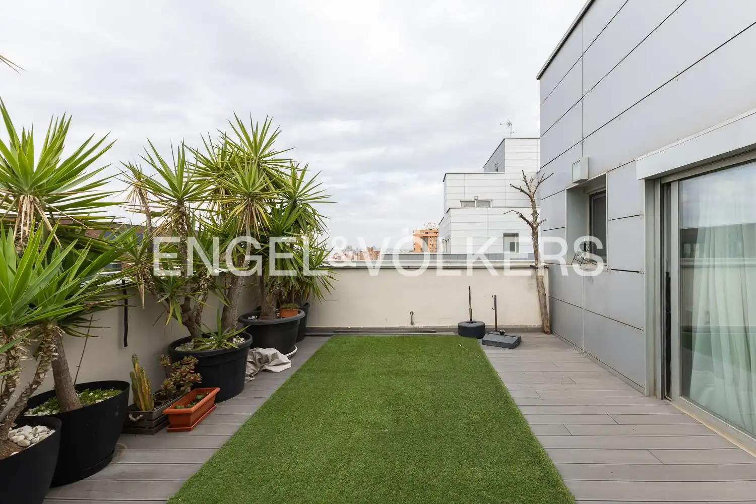 Terrassa de Dúplex en venda en Valencia amb Aire condicionat, Calefacció i Jardí privat
