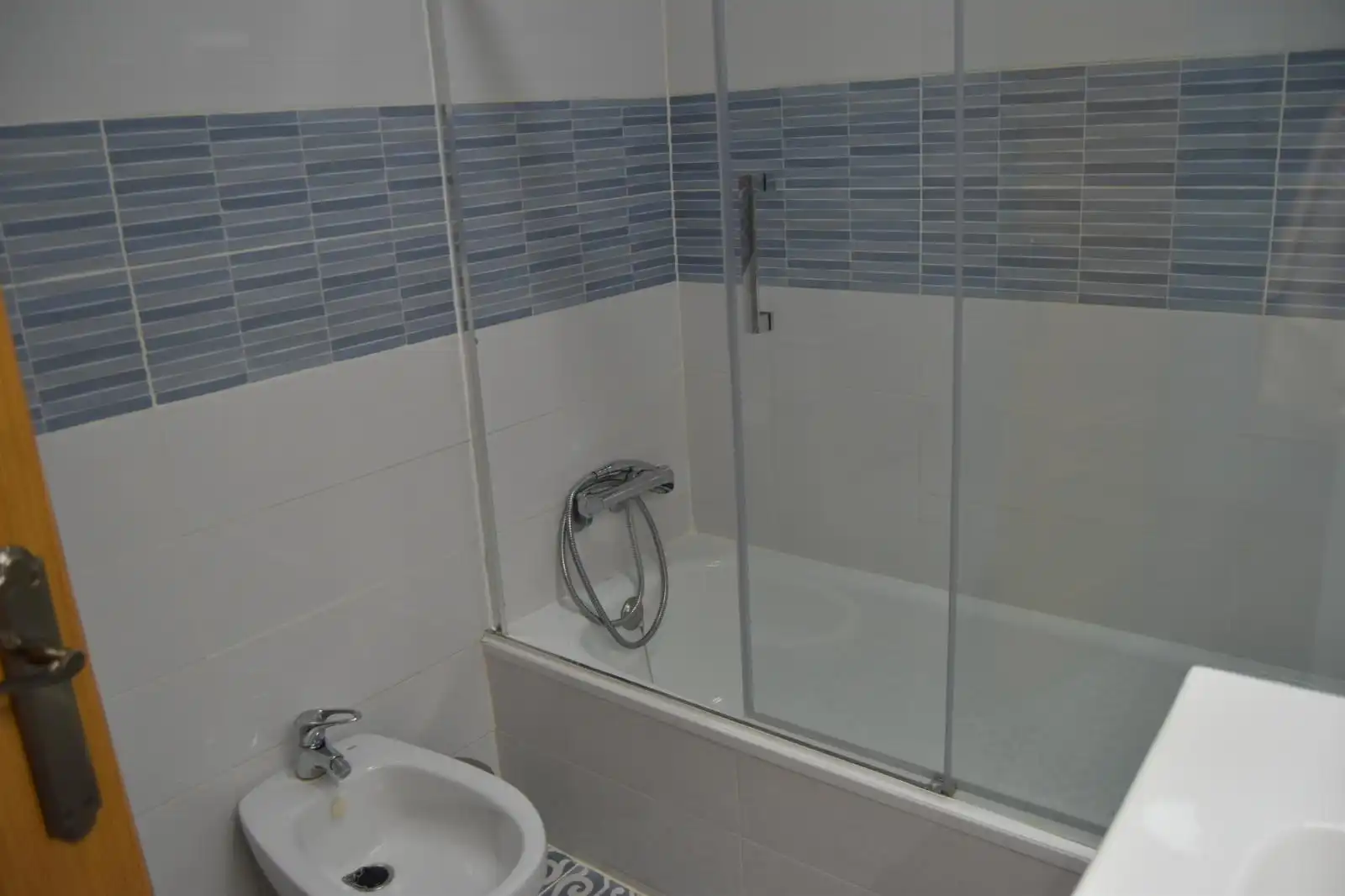 Bathroom of Detached homes for sale in L'Eliana  with Air Conditioner, Heating and Private garden