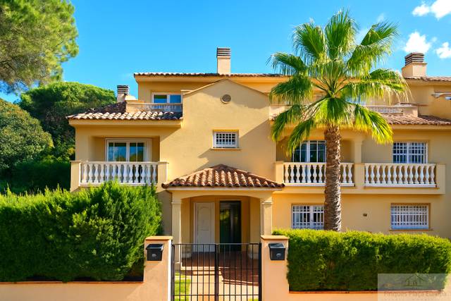 Casa-chalet en Venta en Los Pinos - Politur