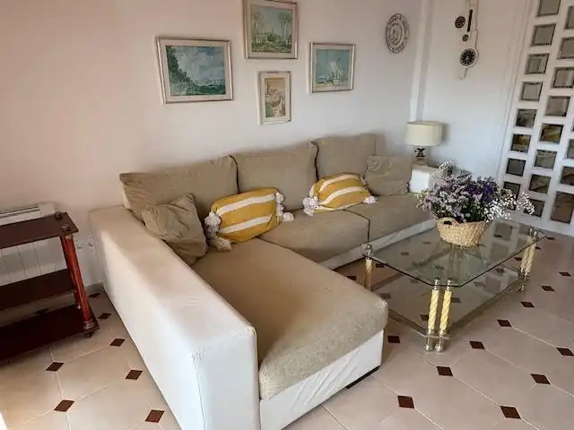Sala de estar de Apartamento de alquiler en Benicasim / Benicàssim con Calefacción, Jardín privado y Terraza