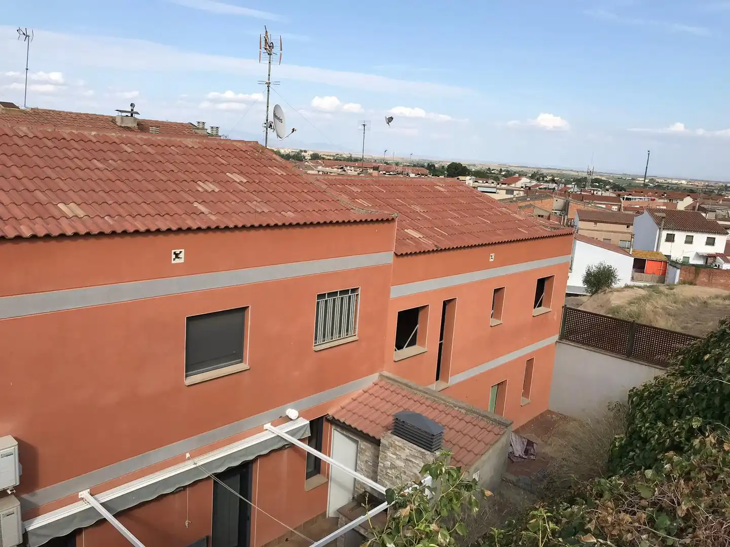 Vista exterior de Casa adosada en venta en Rosselló con Jardín privado, Terraza y Trastero
