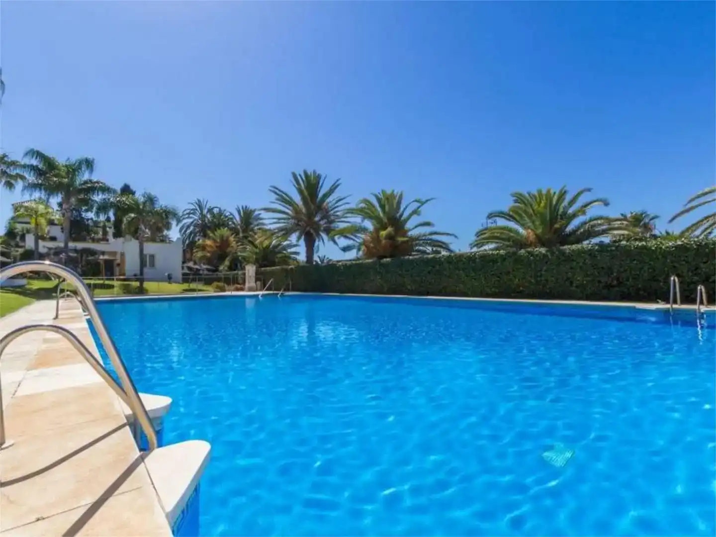 Piscina de Planta baixa de lloguer en Marbella amb Aire condicionat i Balcó