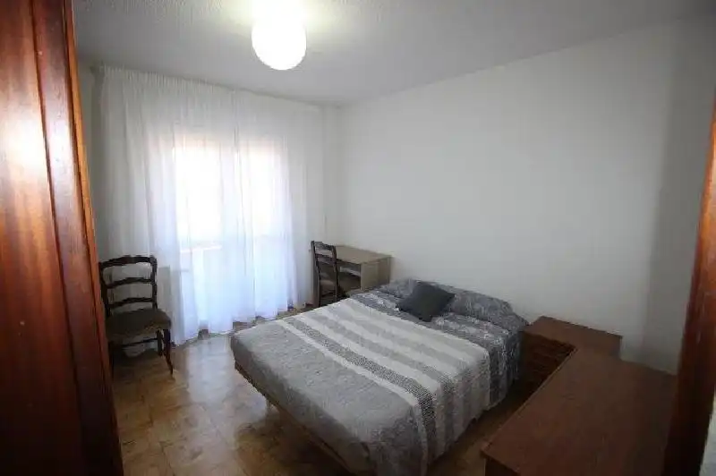 Dormitori de Àtic de lloguer en Santander amb Calefacció, Jardí privat i Parquet