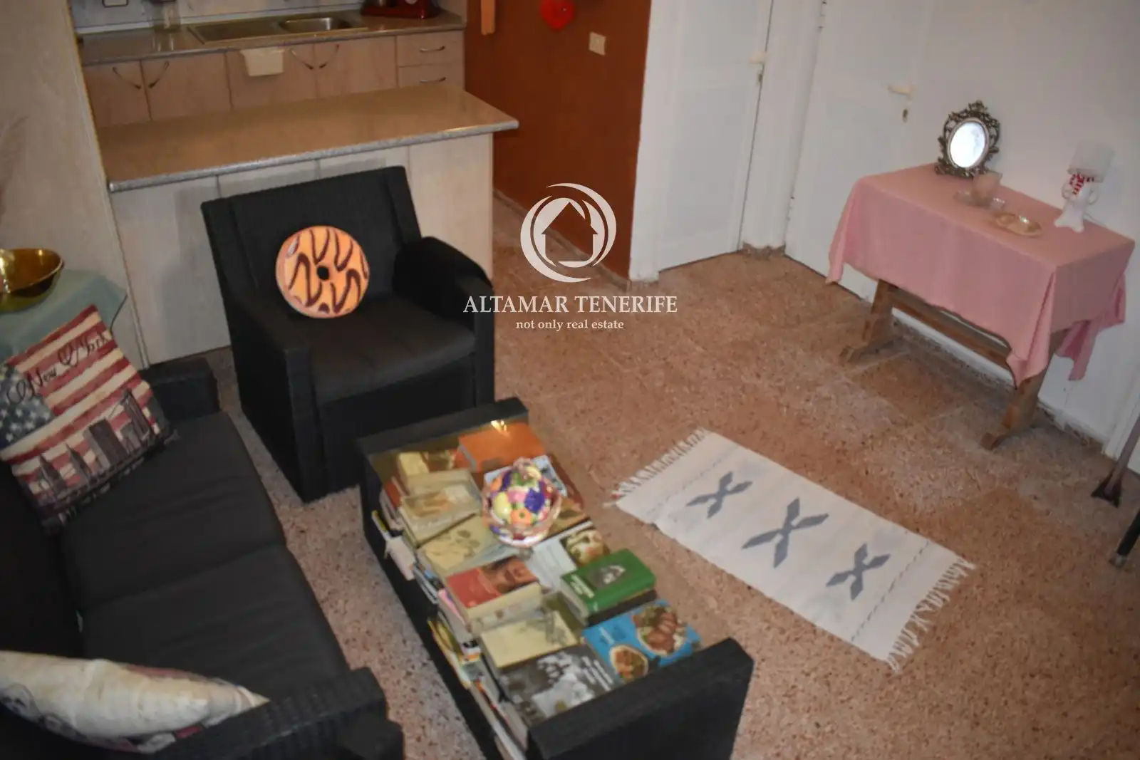 Sala d'estar de Casa o xalet en venda en Icod de los Vinos amb Terrassa, Traster i Moblat
