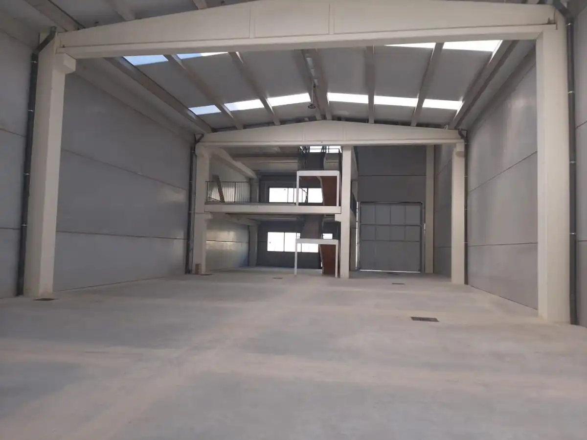 Nave industrial en alquiler en Cerro - Amate