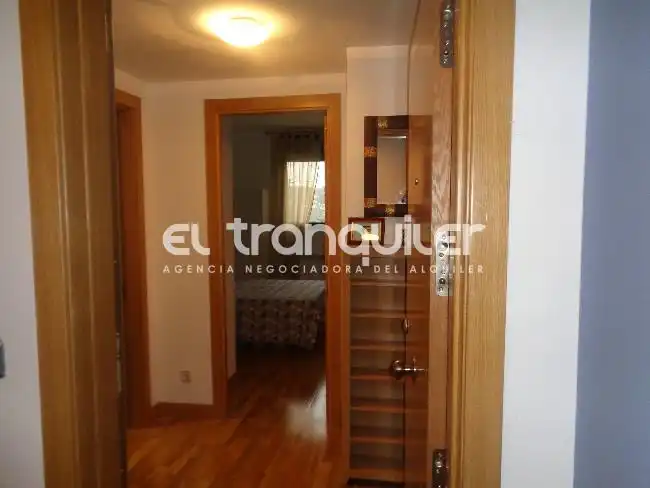 Wohnung zur Miete in Calle Fernando Trueba, Centro