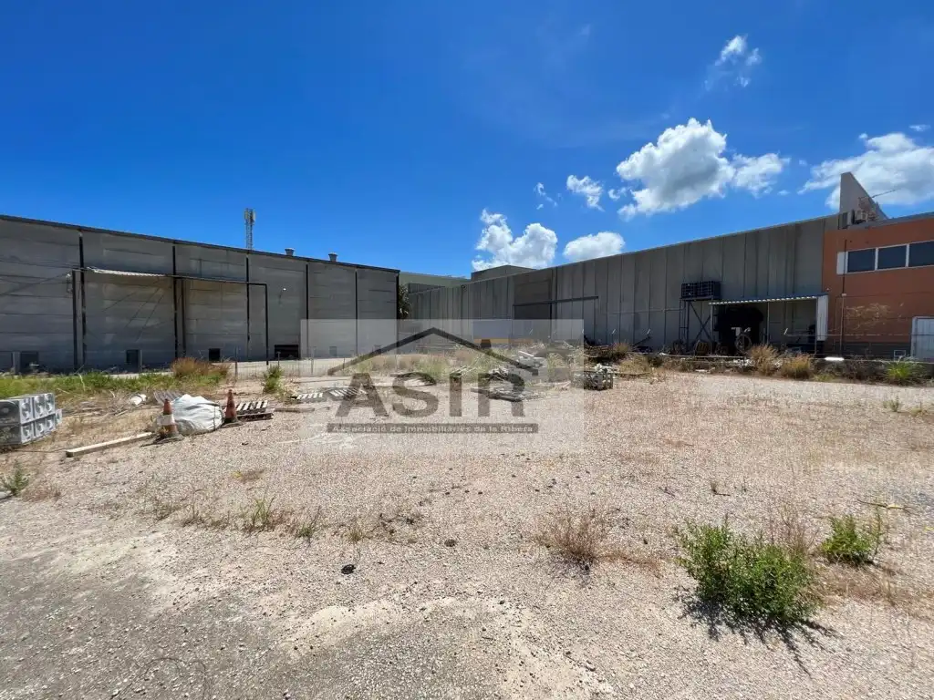 Industrial buildings for rent in Favara