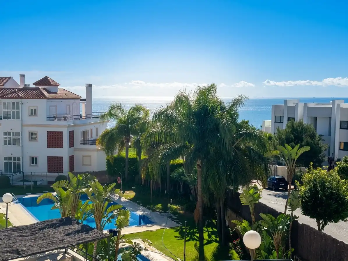 Vista exterior de Apartamento en venta en Manilva con Aire acondicionado, Calefacción y Terraza