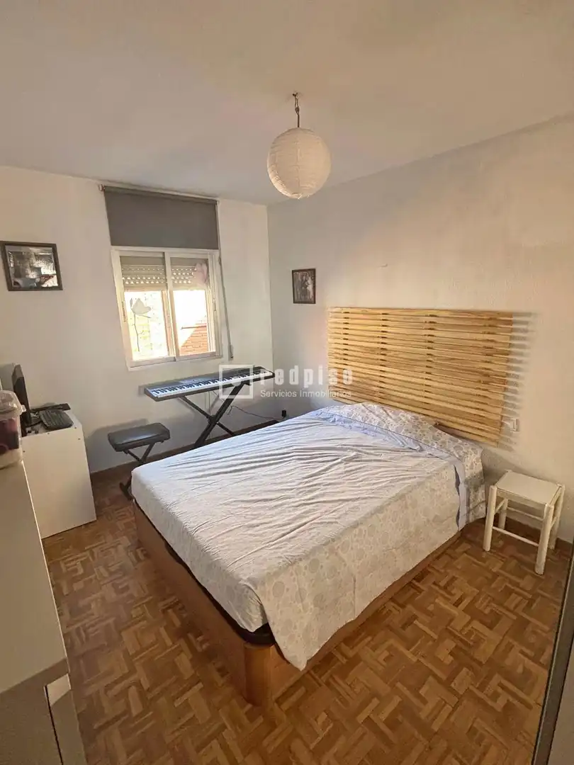 Bedroom of Flat for sale in Madrid  with Air Conditioner, Heating and Parquet flooring