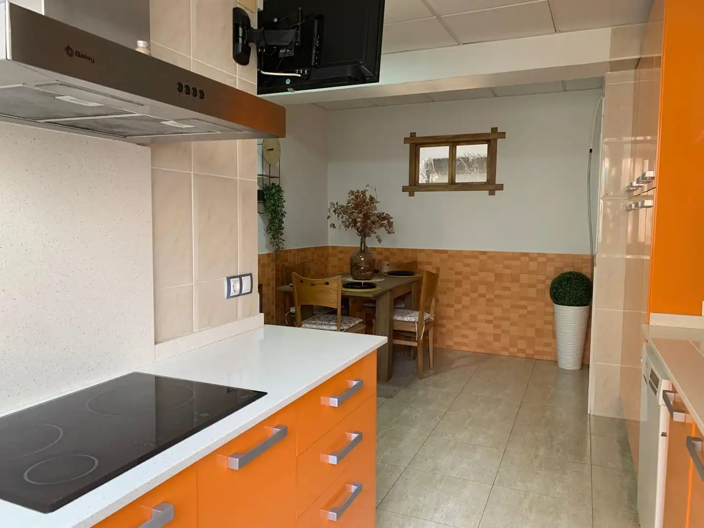 Cuina de Pis de lloguer en Alicante / Alacant amb Aire condicionat, Calefacció i Moblat