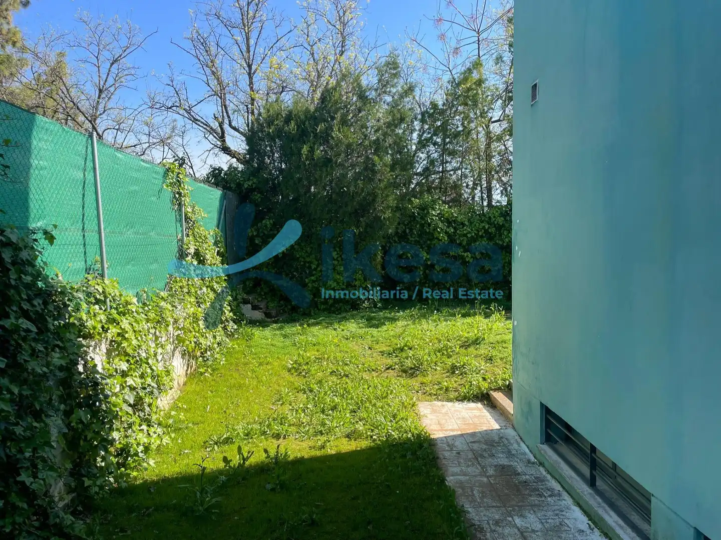 Jardí de Casa o xalet en venda en Espartinas amb Jardí privat, Piscina i Piscina comunitària
