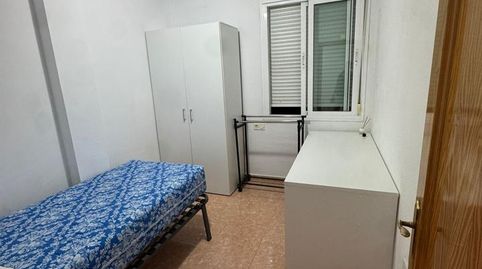 Foto 2 de Piso de alquiler en Isaac Peral, Melilla Capital