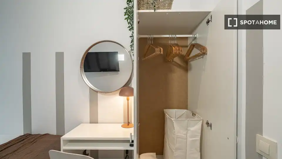 Habitació a Sants-Badal