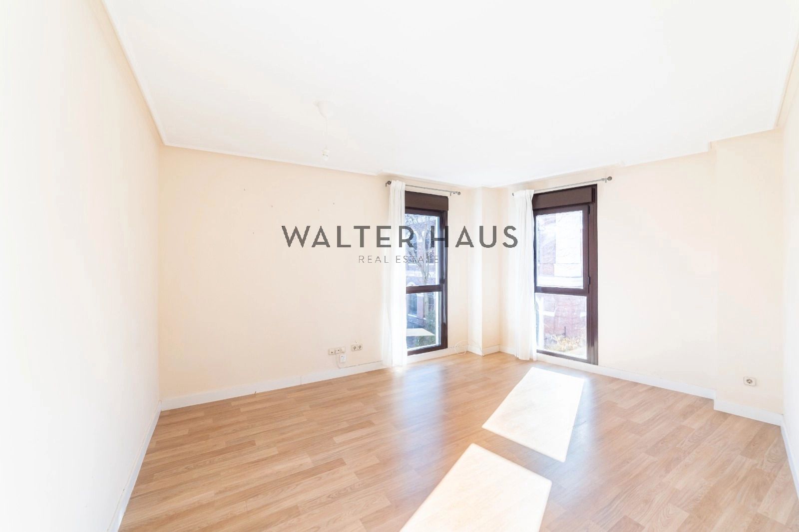 Bedroom of Flat for sale in  Madrid Capital  with Air Conditioner, Heating and Storage room