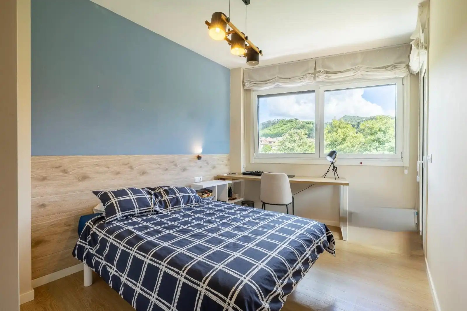Habitación de Casa o chalet en venta en Vigo  con Calefacción, Jardín privado y Terraza