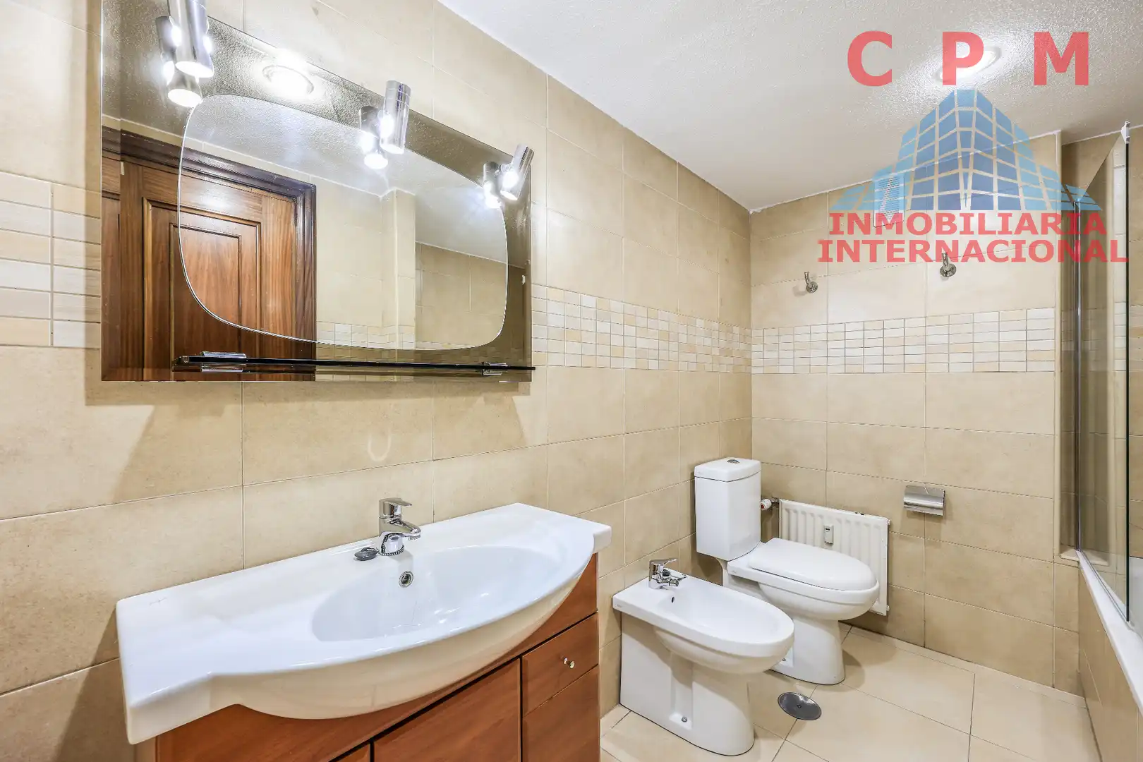 Bathroom of Flat for rent in Fuencarral - El Pardo