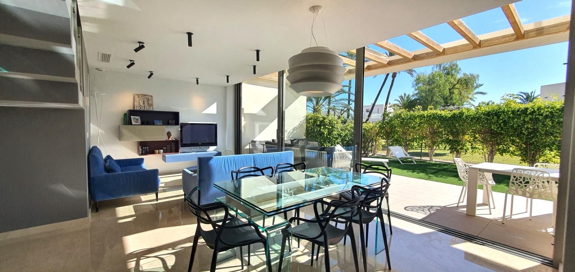 Menjador de Casa o xalet en venda en Villajoyosa / La Vila Joiosa amb Aire condicionat, Calefacció i Jardí privat