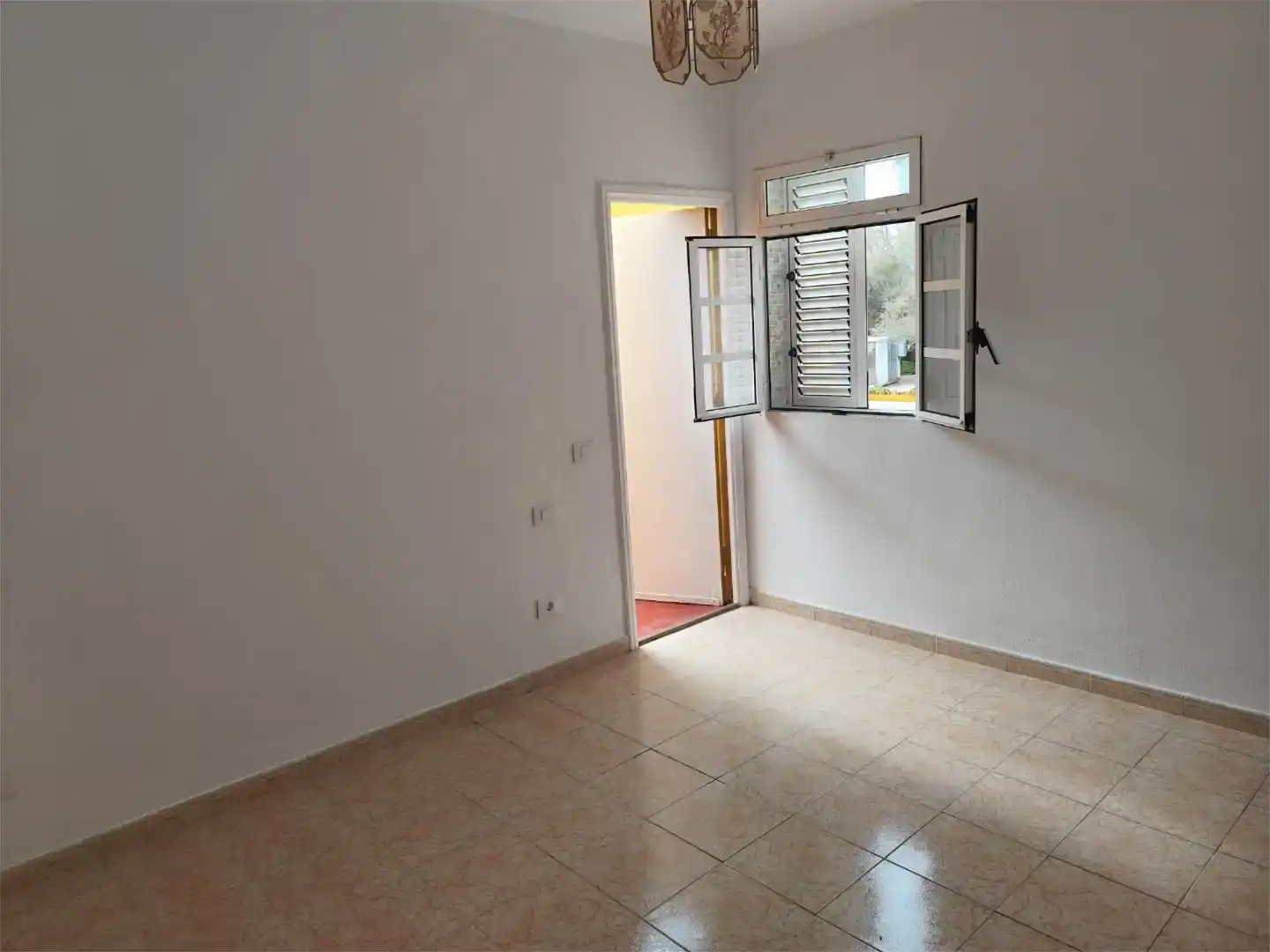 Schlafzimmer von Maisonette zum Verkauf in Telde mit Abstellraum, Ofen und Balkon