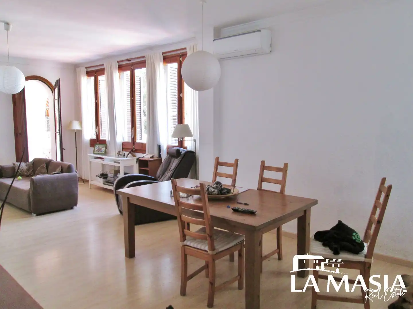 Sala d'estar de Finca rústica en venda en Olivella amb Jardí privat, Terrassa i Piscina