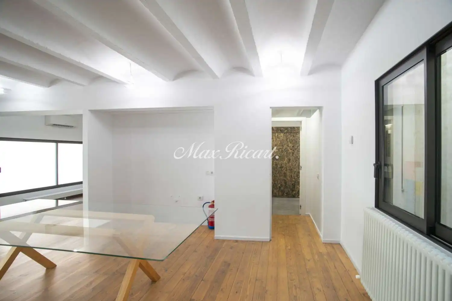 Büro zur Miete in Barcelona mit Klimaanlage, Heizung und Terrasse