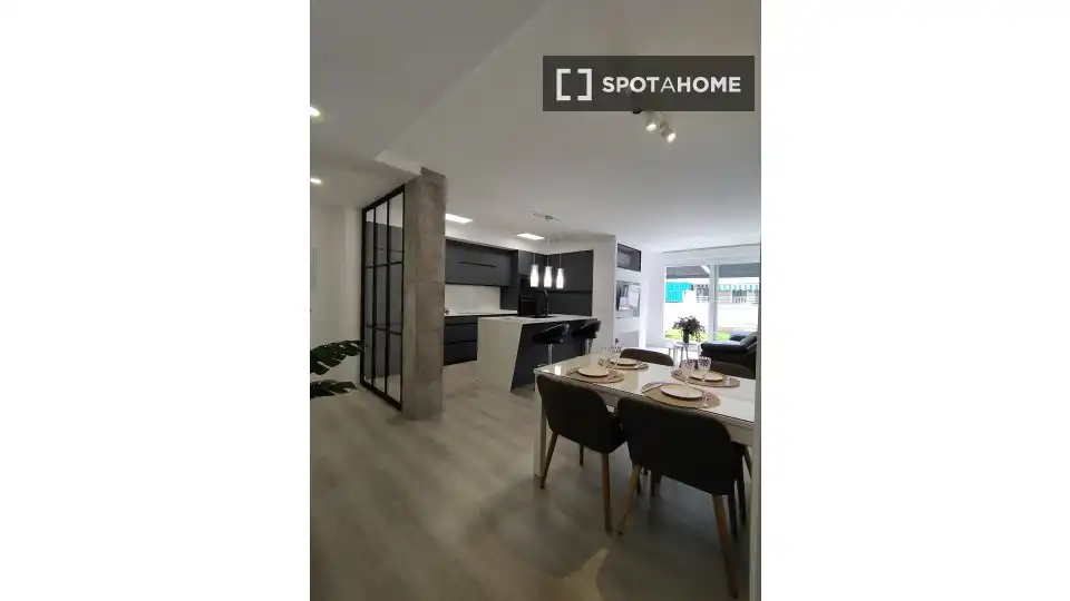 Habitació a La Calzada - La Florida
