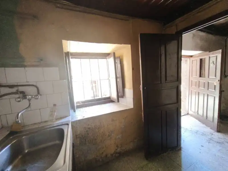 Cuina de Casa adosada en venda en Rionansa amb Calefacció i Jardí privat