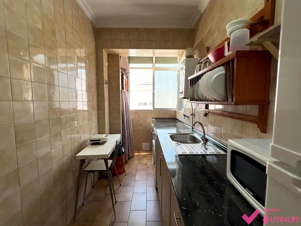 Kitchen of Flat for share in Sevilla  with Air Conditioner, Heating and Furnished