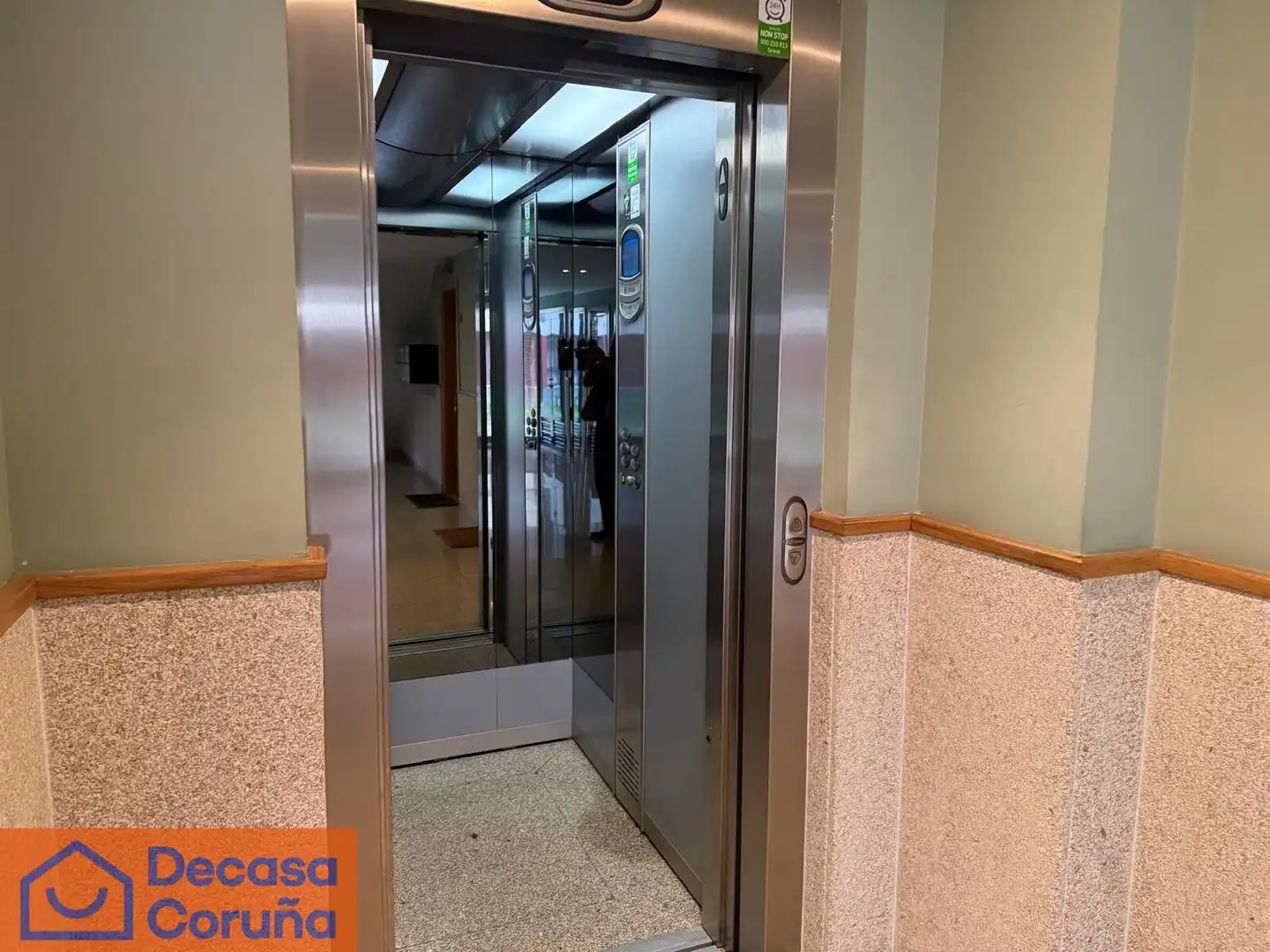 Ático en venta en Oleiros con Calefacción, Parquet y Trastero