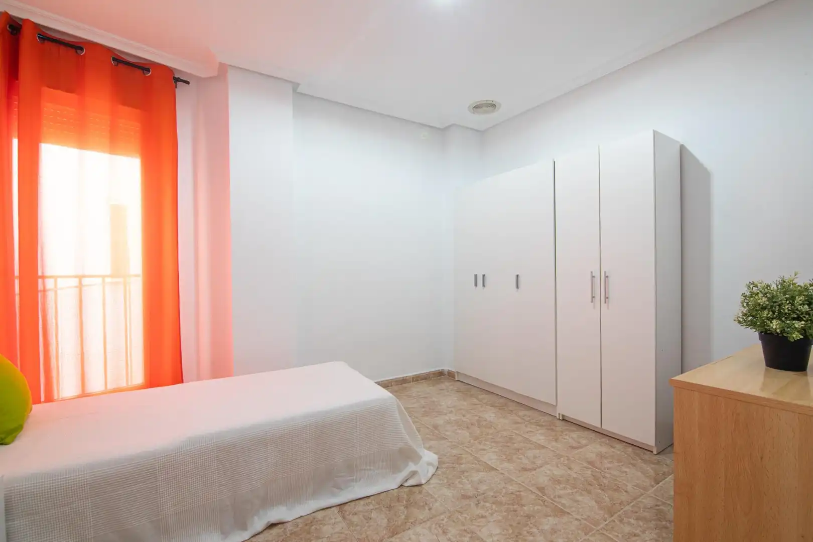 Habitación de Piso en venta en Elche / Elx con Calefacción y Balcón