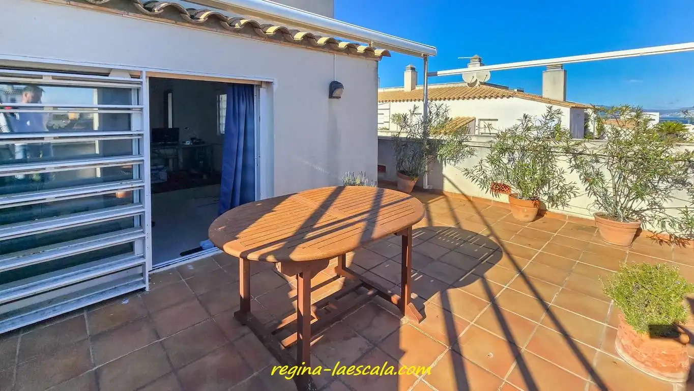 Garten von Dachboden zum Verkauf in L'Escala mit Heizung, Terrasse und Möbliert