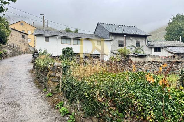 Casa-chalet en Venta en Calle las Michanas, 10 en Páramo del Sil