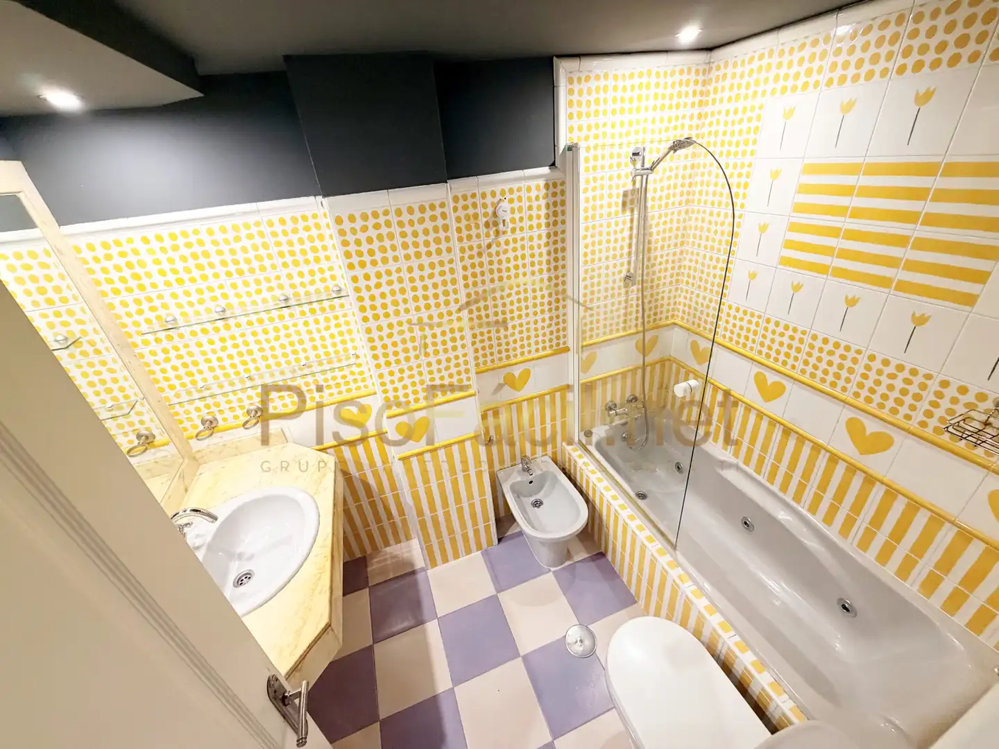 Bathroom of Flat for sale in Valdemoro  with Heating, Parquet flooring and Storage room
