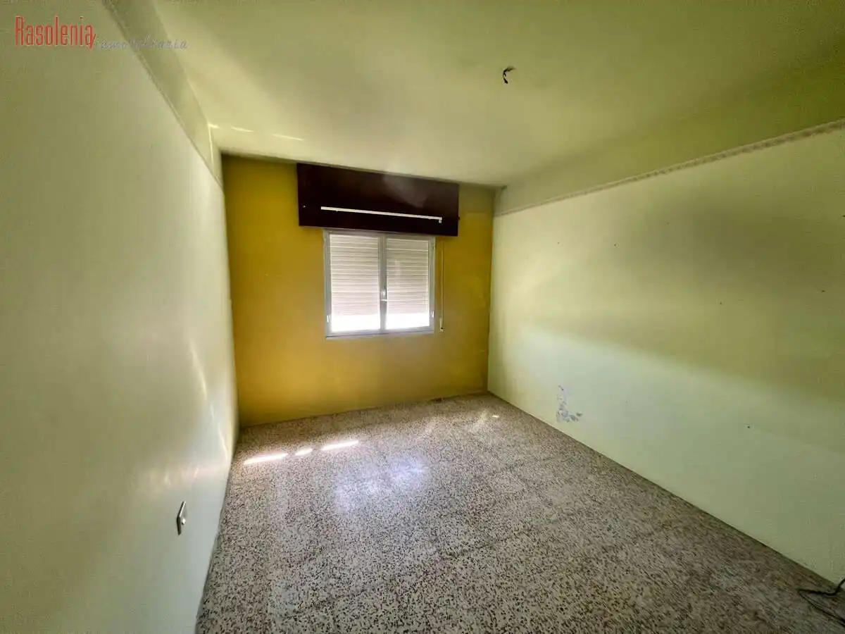 Wohnung zum Verkauf in Coristanco mit Terrasse und Abstellraum