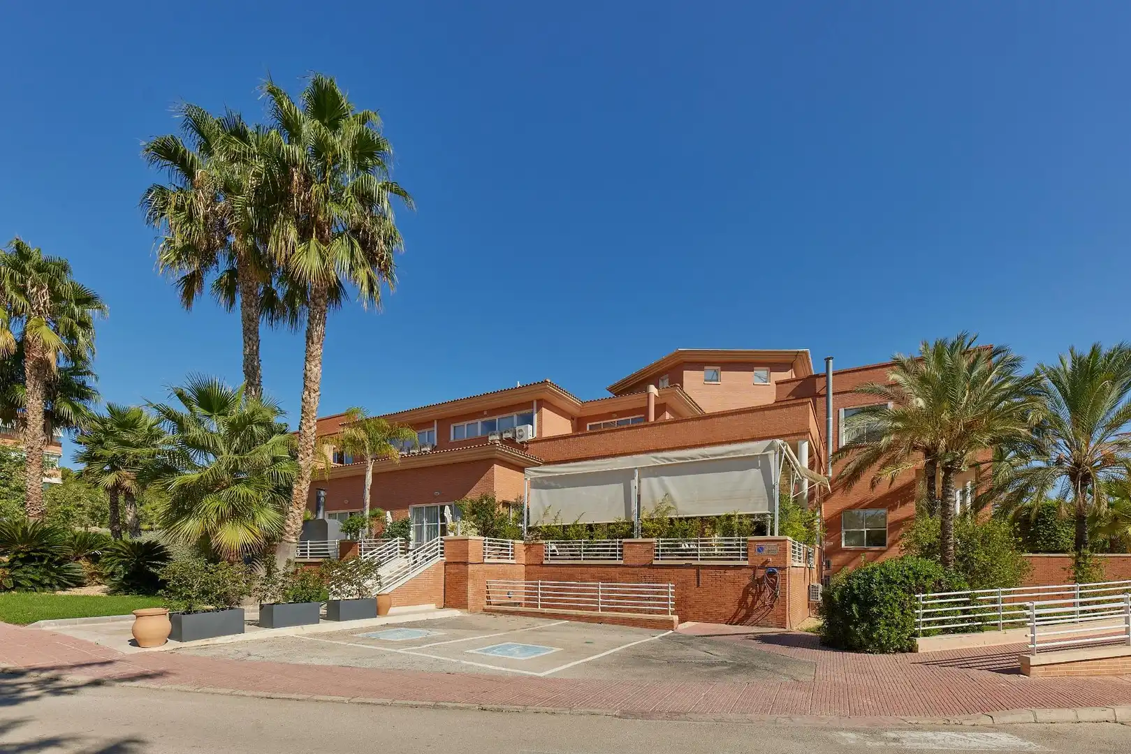 Exterior view of Apartments for sale in L'Alfàs del Pi  with Air Conditioner, Heating and Private garden