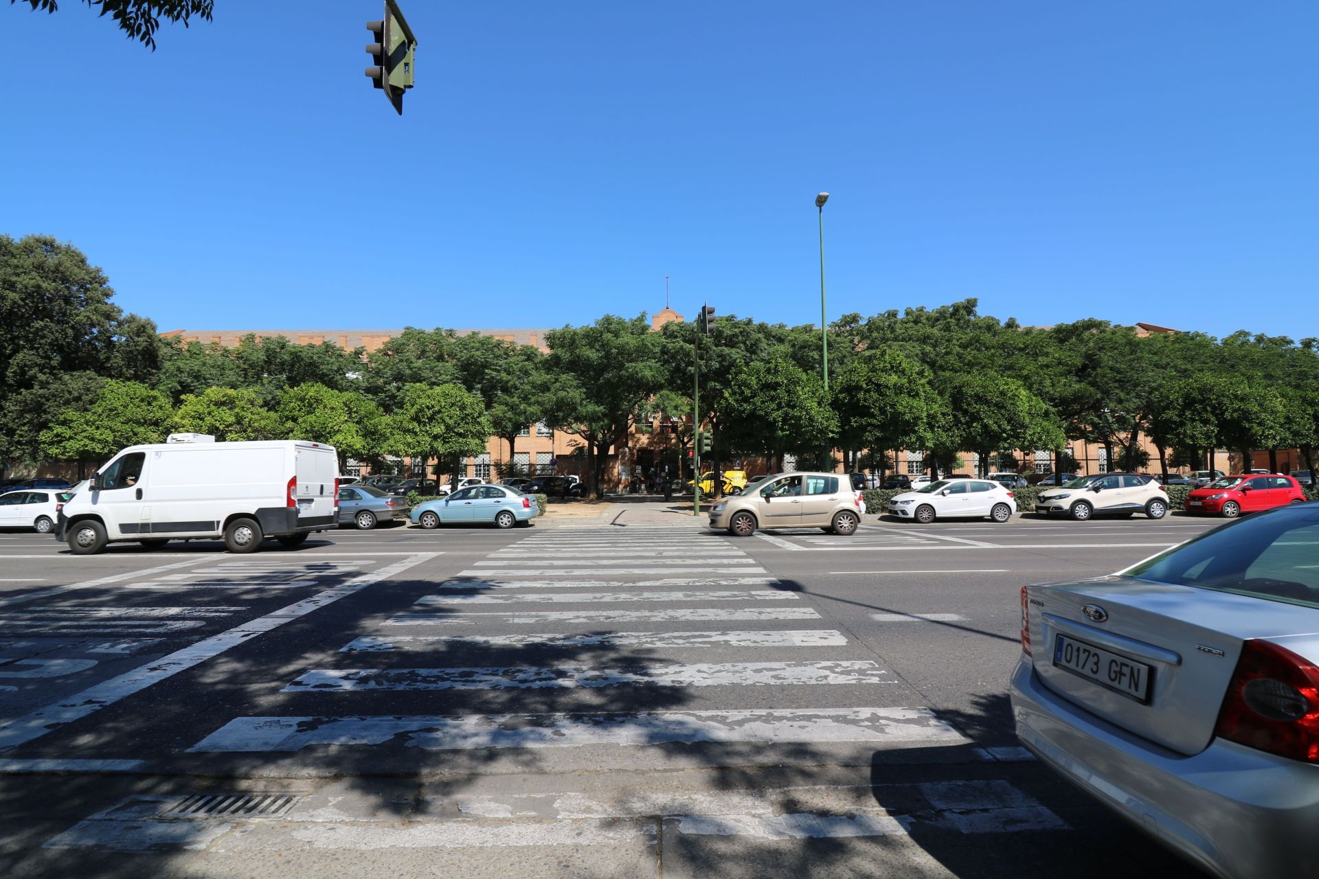 Vista exterior de Local en venda en  Sevilla Capital