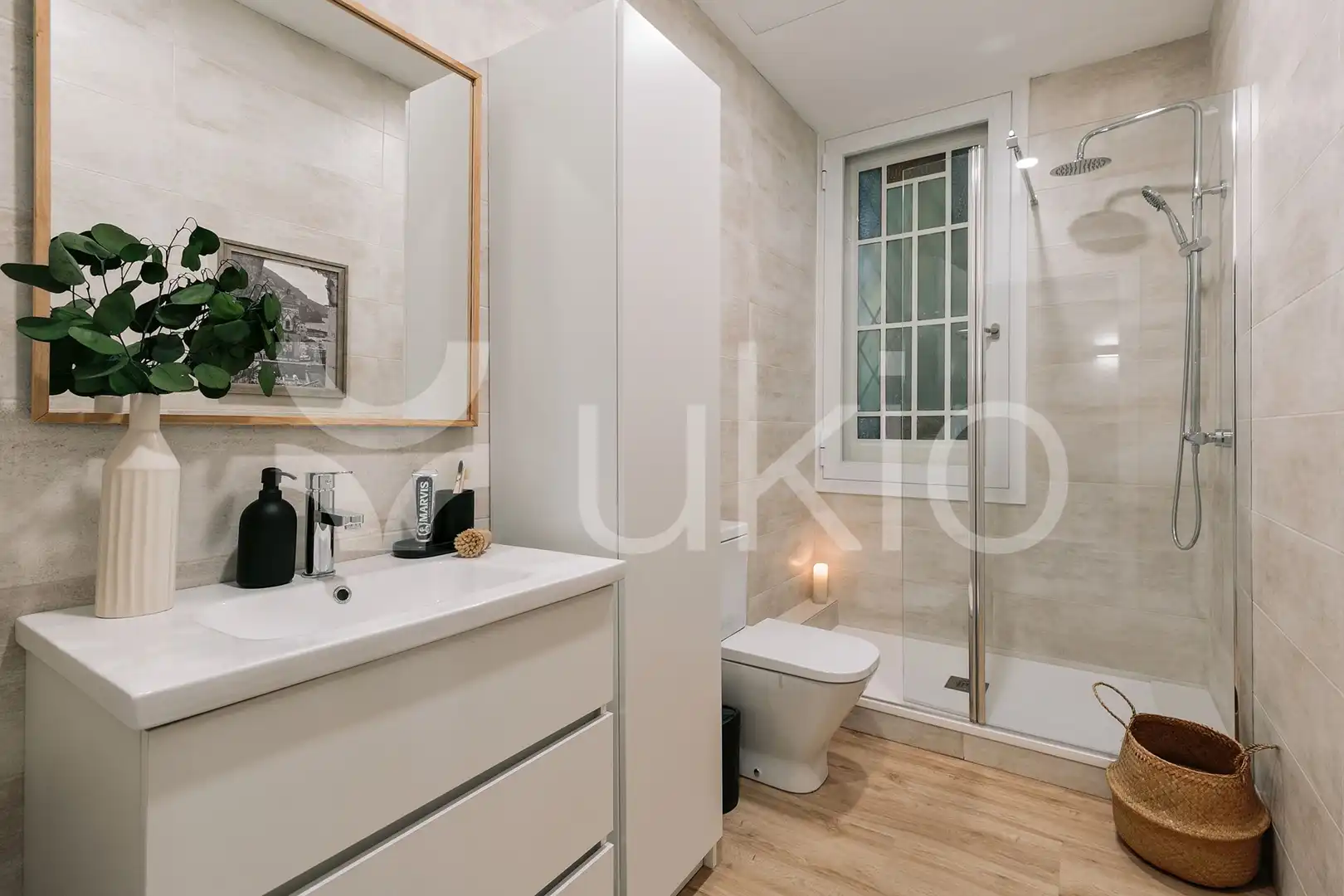 Bathroom of Study for rent in Barcelona  with Air Conditioner, Heating and Furnished