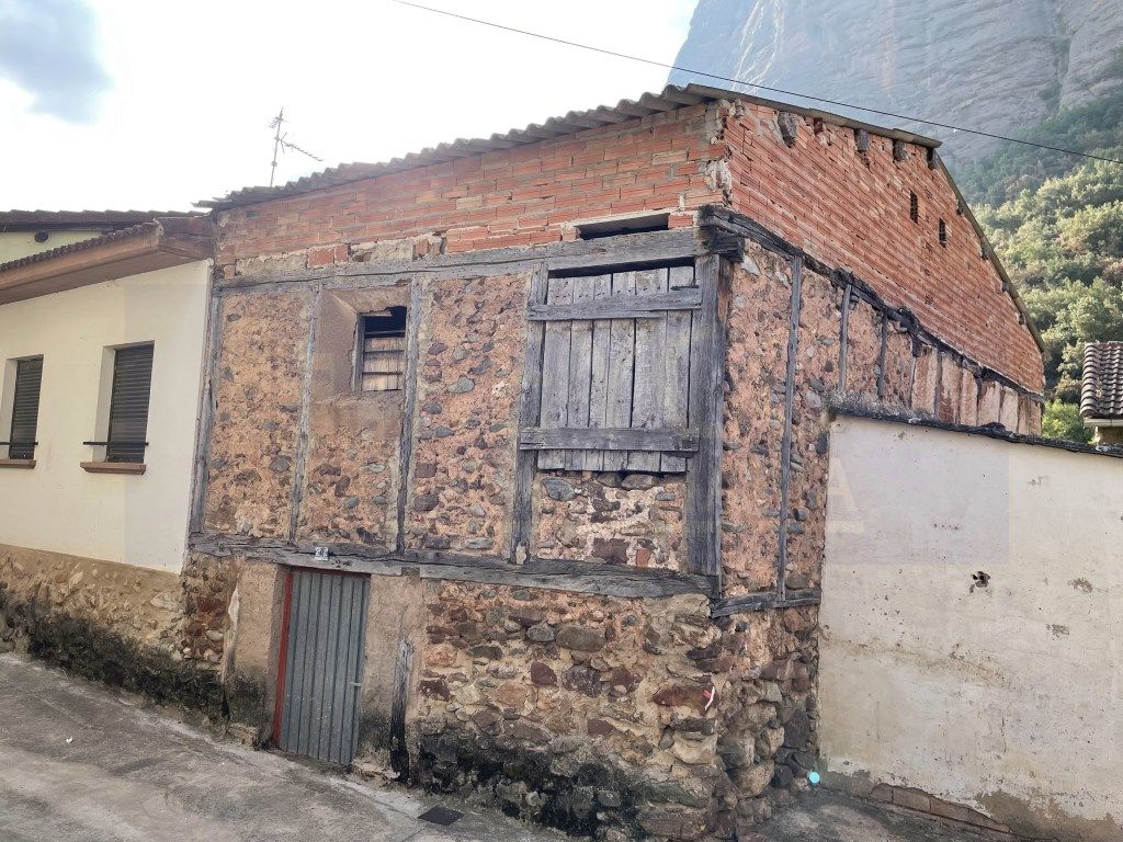 Exterior view of House or chalet for sale in Tobía