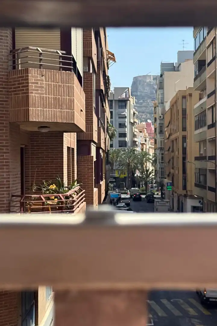 Vista exterior de Piso de alquiler en Alicante / Alacant con Aire acondicionado y Terraza