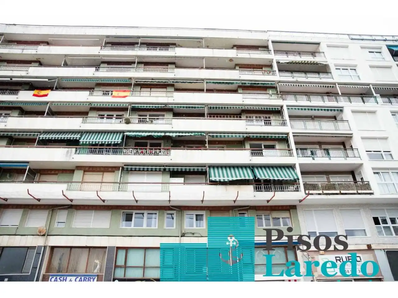 Außenansicht von Wohnung zum Verkauf in Laredo mit Heizung