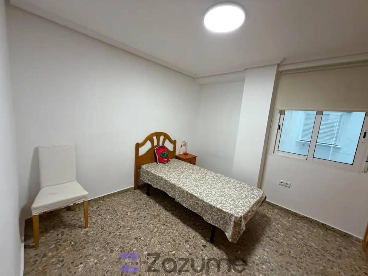 Bedroom of Flat for rent in Valencia  with Air Conditioner, Furnished and Oven