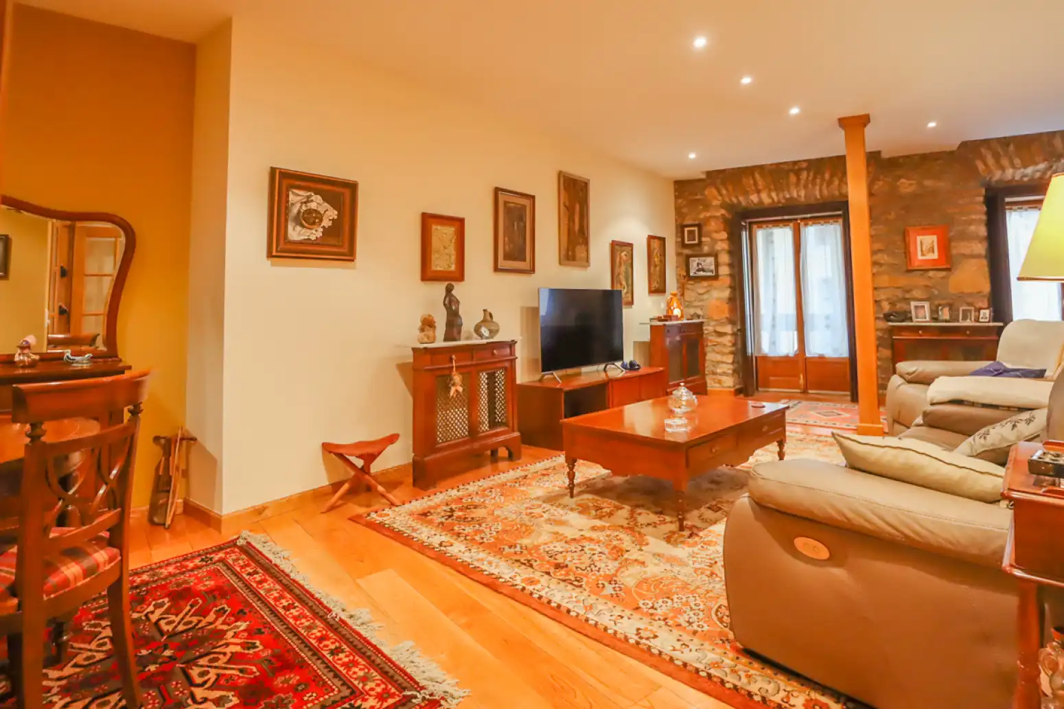 Living room of Flat for sale in Oviedo   with Heating, Parquet flooring and Terrace