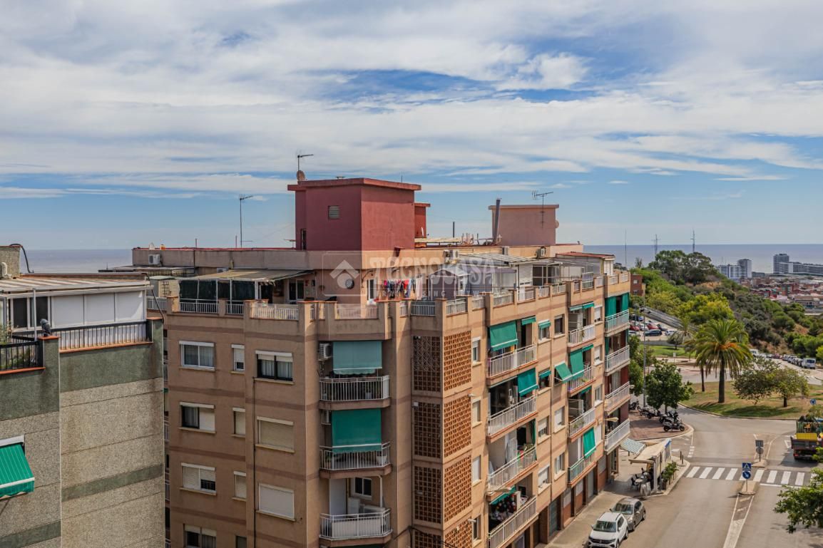 Vista exterior de Pis en venda en Badalona