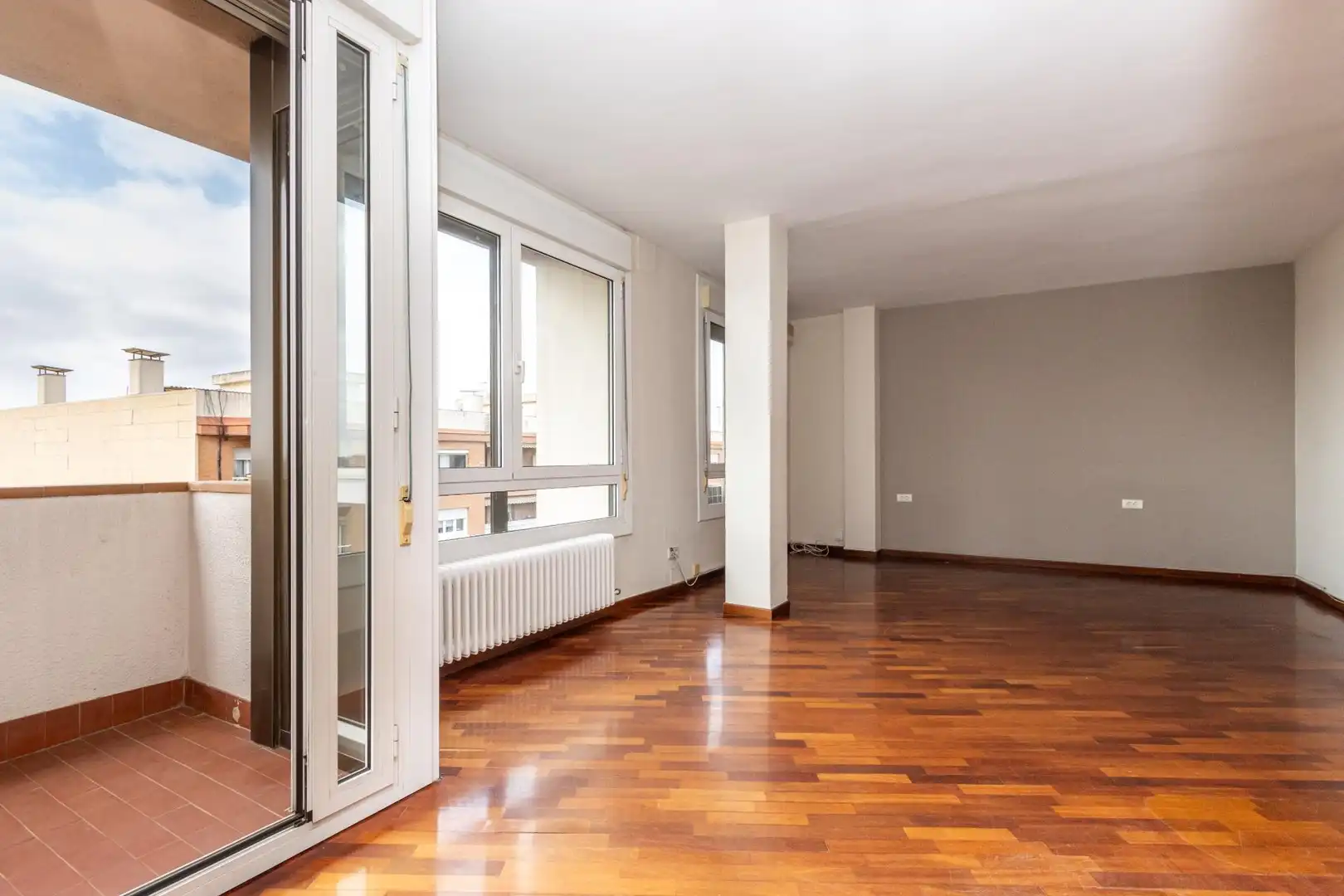 Living room of Attic for sale in Sabadell  with Air Conditioner, Heating and Parquet flooring