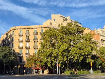 Wohnung mit Balkon zum Verkauf in Carrer de València 336