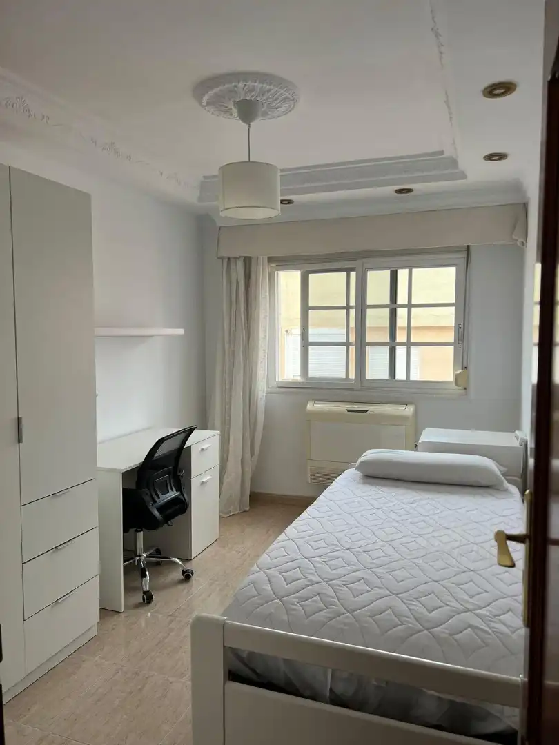 Habitación de Piso de alquiler en Melilla con Amueblado, Horno y Lavadora