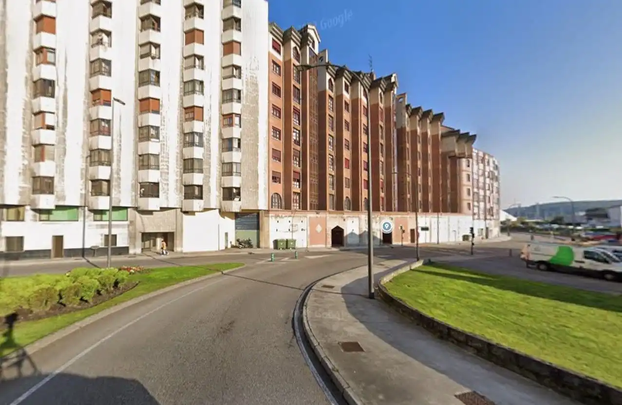 Vista exterior de Piso en venta en Avilés con Trastero