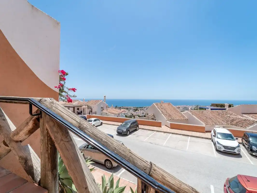 Außenansicht von Dachboden zum Verkauf in Nerja mit Klimaanlage, Heizung und Terrasse